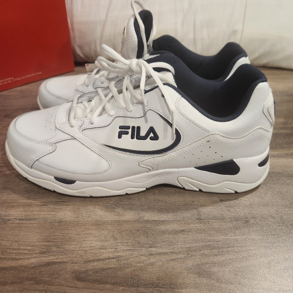 Fila Men  Color:White/FLA   Size:12